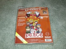 NEW JANLYNN GREETERS "PEACE" ANGLES CAROLERS PLASTIC CANVAS KIT 2002