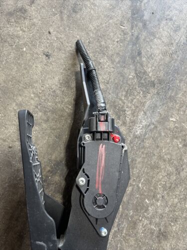 2008 2012 Infiniti G37 Gas Pedal OEM - Picture 2 of 3