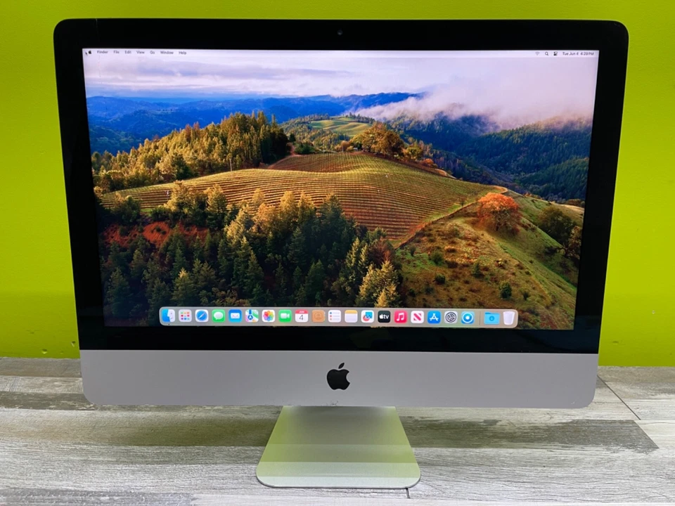 Apple iMac 21.5" Desktop - 3.1GHz Core i7 - 16GB - 1TB SSD - macOS 14 Sonoma - Image 2 of 4