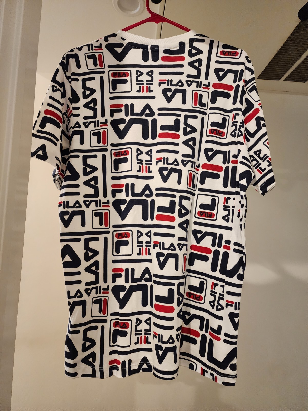 NUOVISSIMA T shirt bianca con stampa all over FILA Medium SPEDIZIONE GRATUITA!
