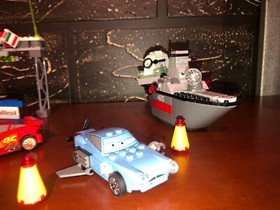 LEGO 8426 Disney Cars 2 Escape at Sea 100% Complete Set & EXTRA LEGO CARS Items!