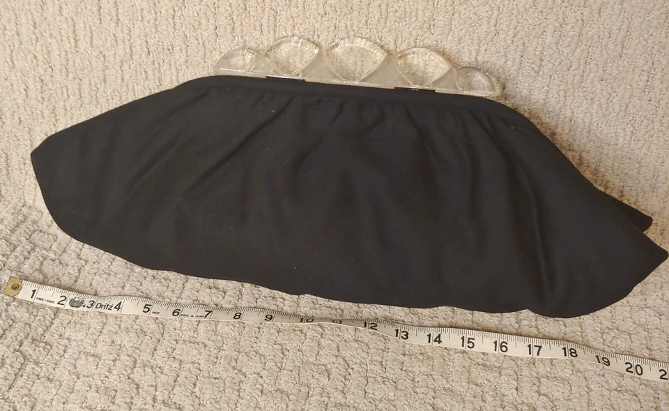 Bolso sin asas vintage grande de lana negro + bolso plisado con cierre superior Lucite transparente Foto 3 de 4