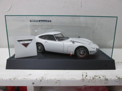 TOYOTA 2000GT ディアゴスティーニ　1/10 Sale! DeAGOSTINI TOYOTA 2000GT Grand Tourer 1/10 Scale