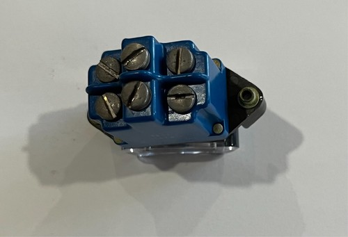 UND. LAB. INC. ROCKER MICRO SWITCH, 2TP12-8, DPDT, Open-Momentary Open, New Old - Picture 3 of 4