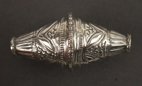 Antiguo abalorio bicono de plata Beluchi Marriya de Omán. siglo XIX (E) - Imagen 9 de 9