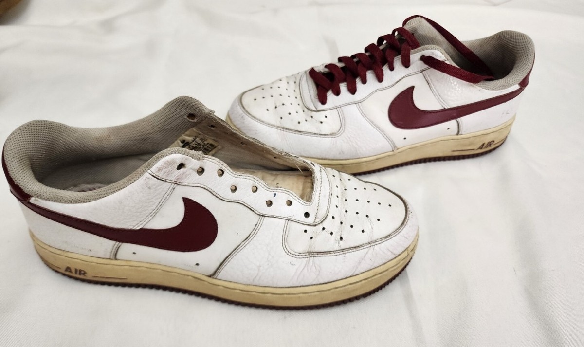 Size 8.5 - Nike Air Force 1 
