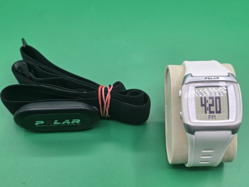 POLAR Sports Watch & H1 Heart Rate Monitor Chest Strap Set