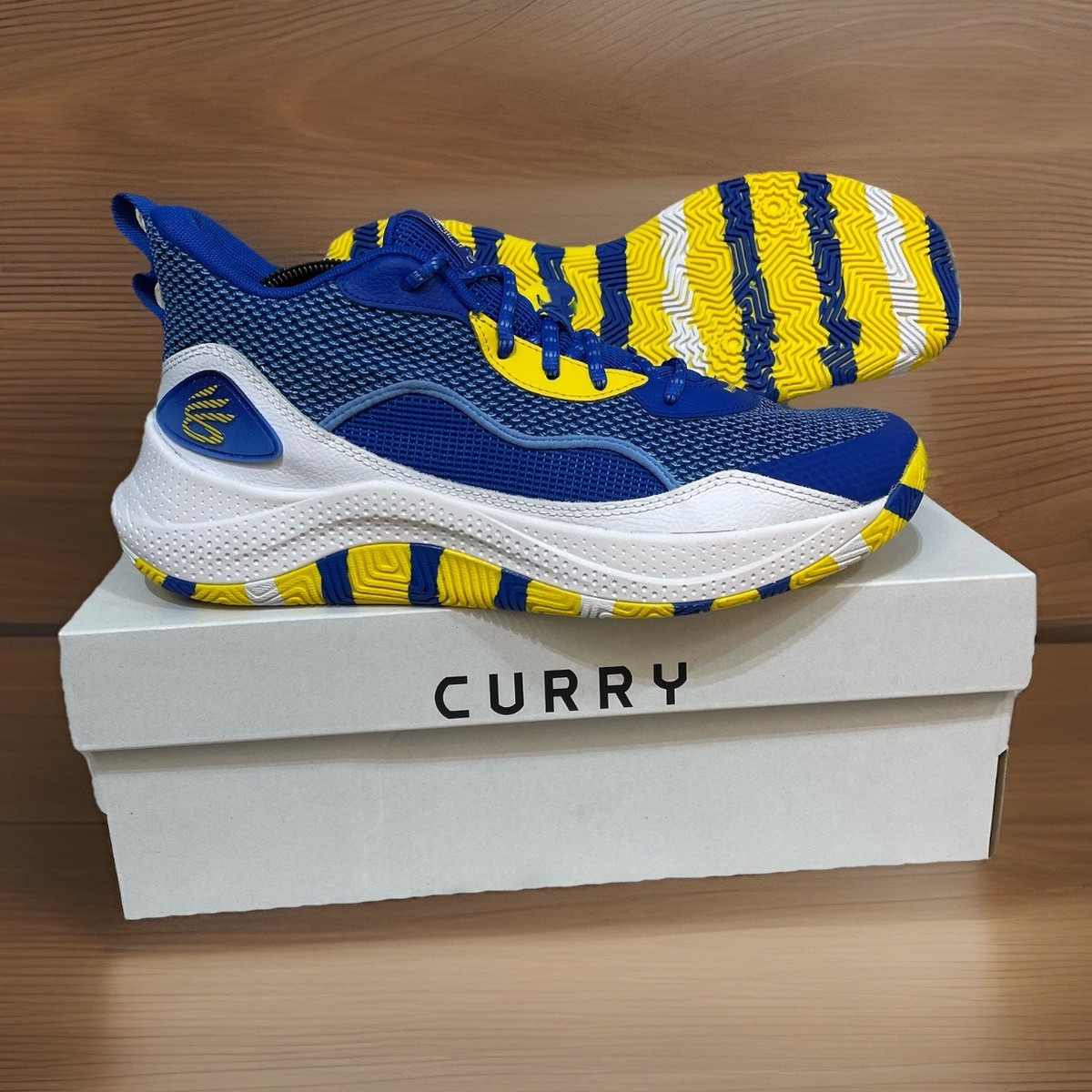 Under Armour CURRY 3Z 24 Men Size 11 BLU/WHT 3027626-400 Warriors