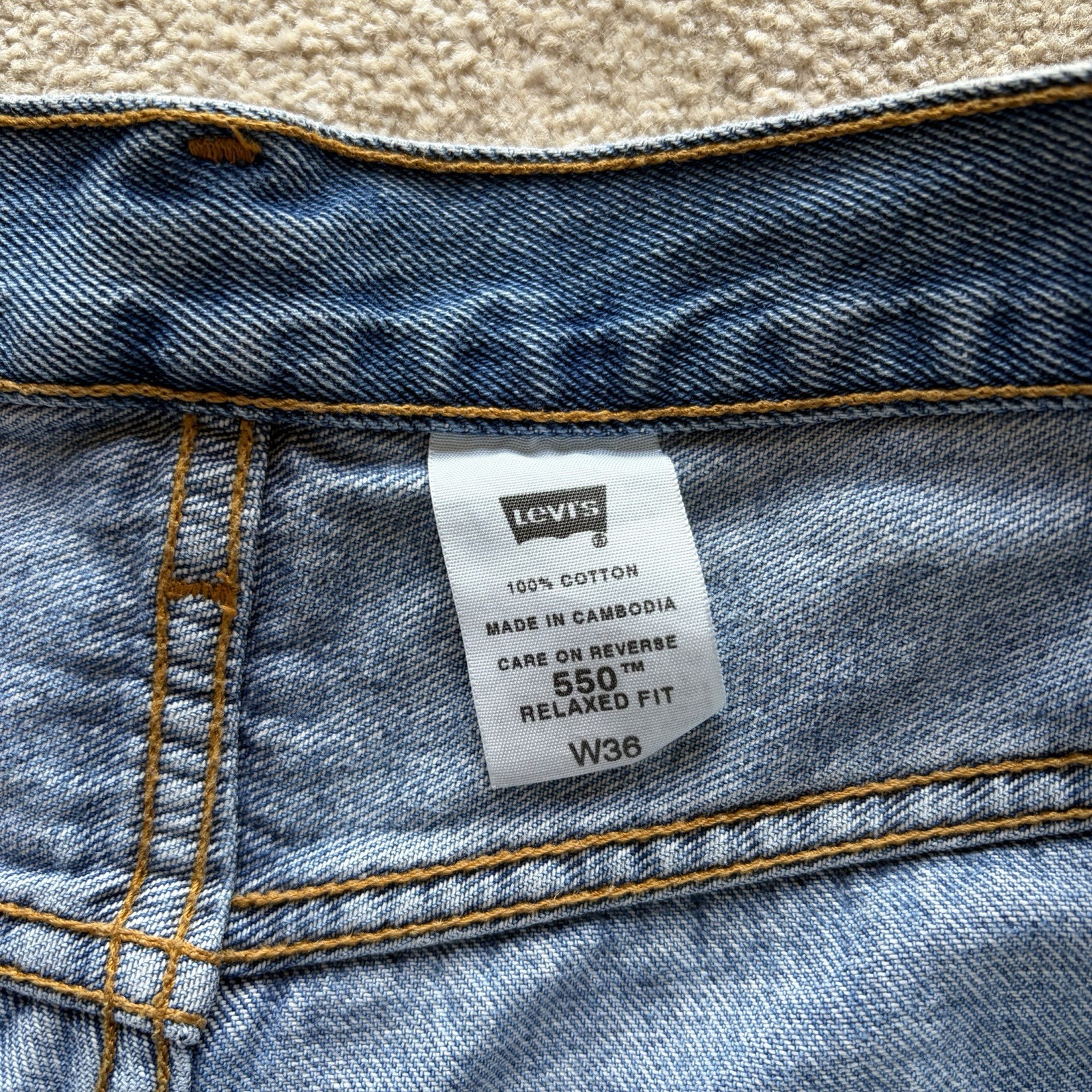 Levi's 550 Relaxed Fit Blue Denim Shorts Size 36 Jorts image 3