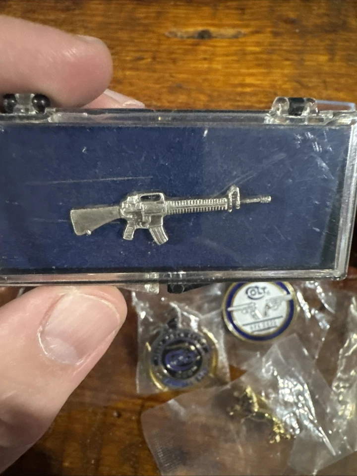 Colt Firearms Collectable Dealer Lot Of 10 Pins. - Image 2 of 4