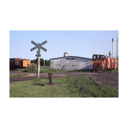 HO Scale - Weathered Milwaukee Road Crossbucks - 2 Pack - Bild 6 von 10