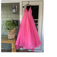 Sherri Hill Women  s Size 6 Pink Striped Tulle Ball Gown V-Neck Spaghetti Strap