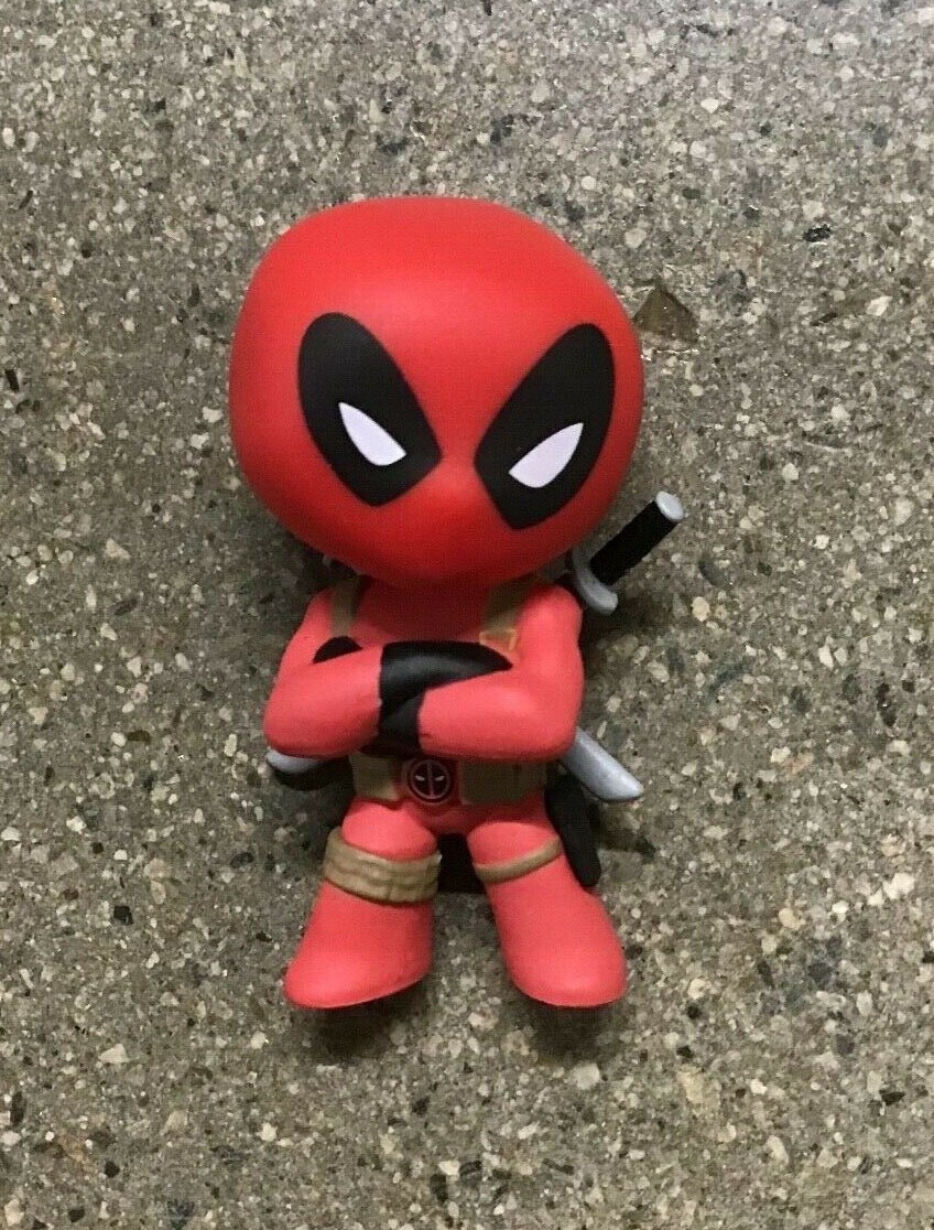 Funko Mystery Minis Marvel Series1 Deadpool Scarlett Witch