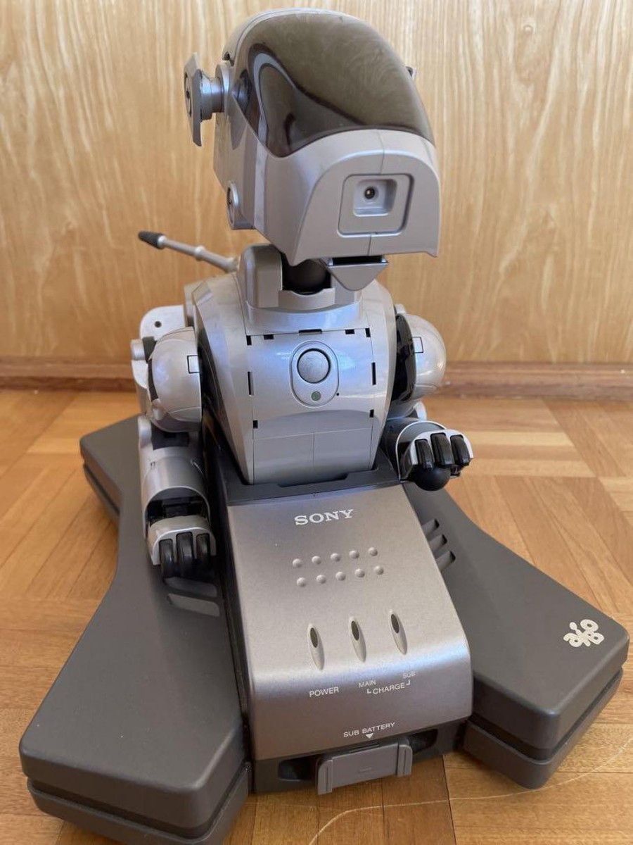 Sony AIBO ERS-111 Entertainment Robot Dog First generation Sony AIBO ERS-111 Entertainment Robot Dog First generation