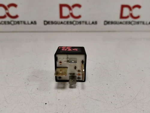 443951253J Relay per AUDI A4 BERLINA (B5) 1.9 TDI 1998 155429 - Foto 2 di 3