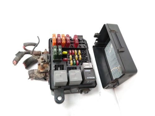 1999 Chevy Suburban 4x4 K1500 Relay Fuse Box Engine Bay Under Hood Sierra K29 - Picture 5 of 18