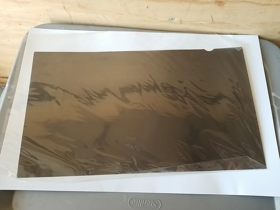 Innovera IVR-BLF20W9 Blackout Privacy Filter for 20" Widescreen LCD Monitor  - Image 2 of 2