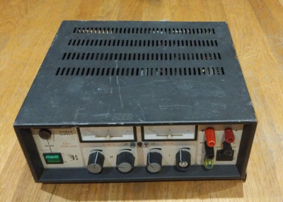 EA 7030-50 Variables Netzteil 0-30V @ 0-5A