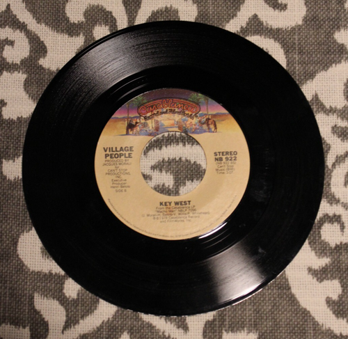 VILLAGE PEOPLE Macho Man / Key West 7" 45 EX WITH SLEEVE CASABLANCA - Picture 4 of 4