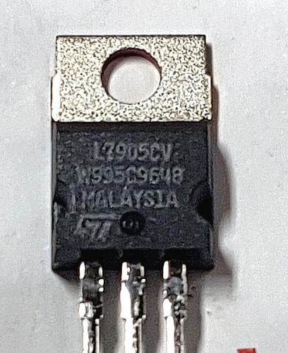 ST L7905CV Negative Voltage Regulator -5V 1A (Pk of 2) - Picture 2 of 2