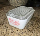 Vintage Gooseberry Pink Pyrex #502 Refrigerator Dish 1.5 Pt With Lid In Pristine