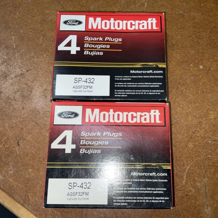 New 8Pcs OEM Platinum Spark Plug for Mazda Tribute Cadillac DTS Ford SP432 US