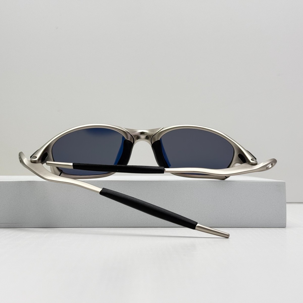 OAKLEY JULIET サングラス　X-L Oakley Juliet X-Metal Sunglasses Silver Frame Yellow Blue Gradient