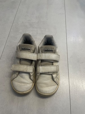 Adidas Kinderschuhe 26