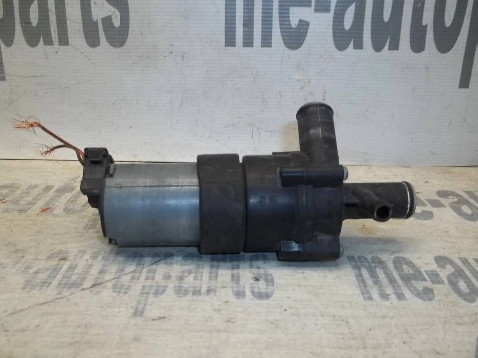 01-09 Mercedes-Benz W203 W209 Auxiliary Water Vacuum Pump Circulation Valve OEM - Image 4 of 4