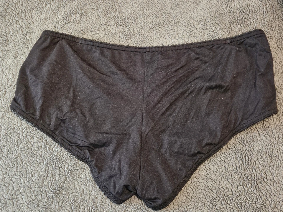 Calcinha feminina Cabernet Boyleg preta com malha amarrada na frente tamanho: 6/M vintage - Imagem 2 de 4