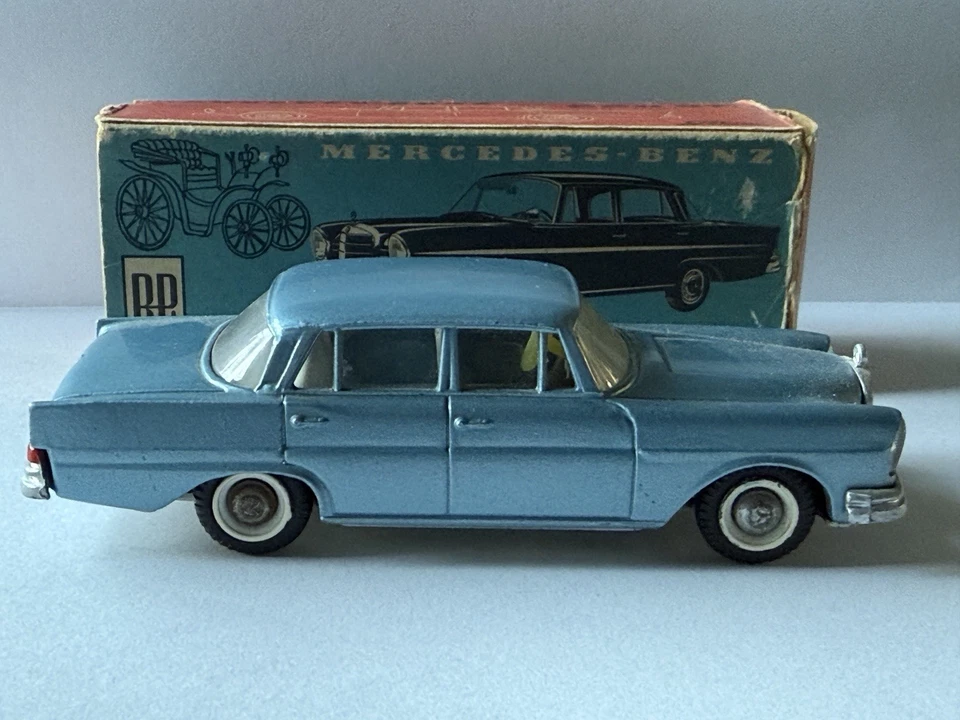 Tekno Denmark 726 Mercedes 220 SE 1:43 - Image 2 of 4