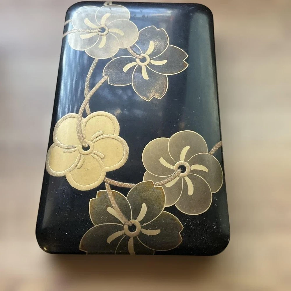Jubako Bento Box Japanese Makie lacquer with cherry blossom pattern Jubako Bento Box Japanese Makie lacquer with cherry blossom pattern