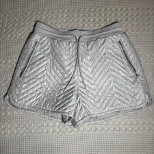 ATHLETA Apres Ski Shorts Size 6  Cream Hiking Climbing Cold
