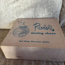 USA RIEDELL 220 White Figure Ice Skates with Blades, Guards, & Box Size 7