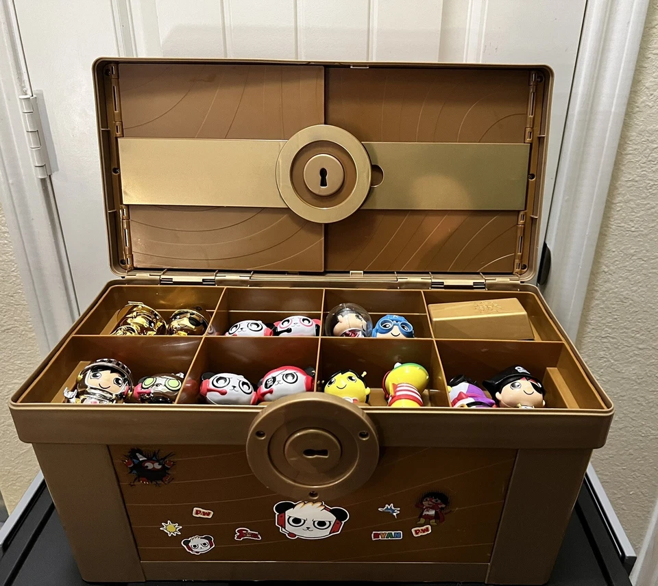 Lote de monedas y figuras Ryan's World Mega Mystery Treasure Chest, barco pirata Foto 2 de 4