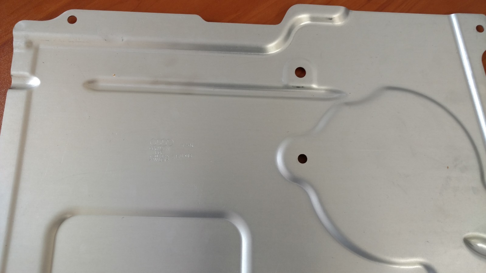 LAMBORGHINI HURACAN REAR RIGHT DRAG REDUCTION BOTTOM PANEL TANK OEM 4S0825216B