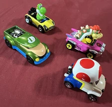 Nintendo Mario Kart Hot Wheels Diecast Cars Lot of 4 Racers Yoshi Bowser