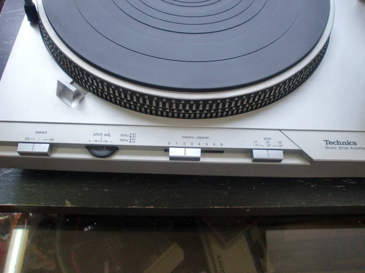 Technics Direct Drive Automatic Sl-d3 Turntable Near MINT