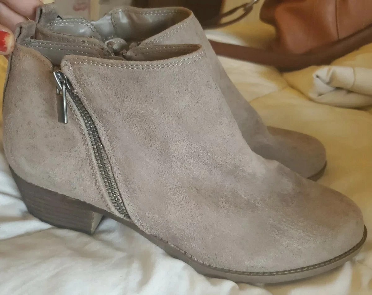 Carlos Santana Brianne Womens faux suede Ankle Boots Gray 11M. Great Shape