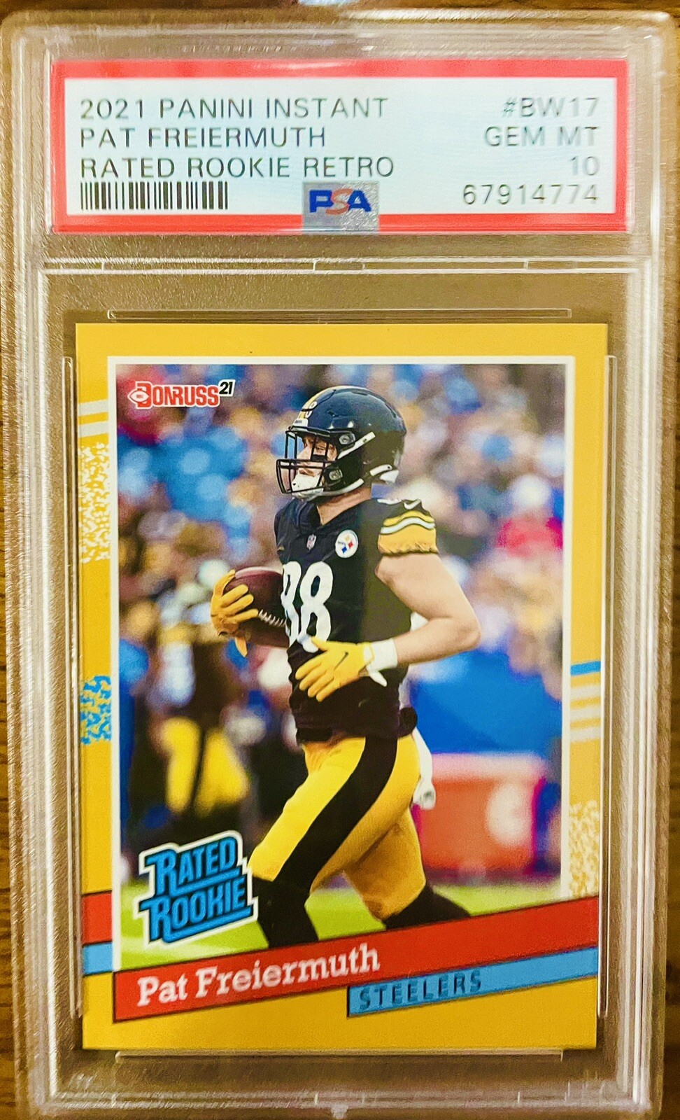 Pat Freiermuth Panini Instant Rated Rookie Retro #BW17 Base