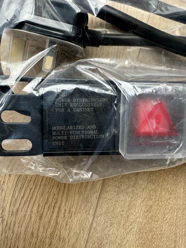 6 Way Power Distribution Unit Strip Bar UK PDU Data Network Comms Cabinet Rack - 第 2/2 張圖片