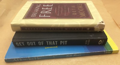 Lot of 3 Beth Moore Books Get Out Of That Pit Breaking Free A Heart Like His