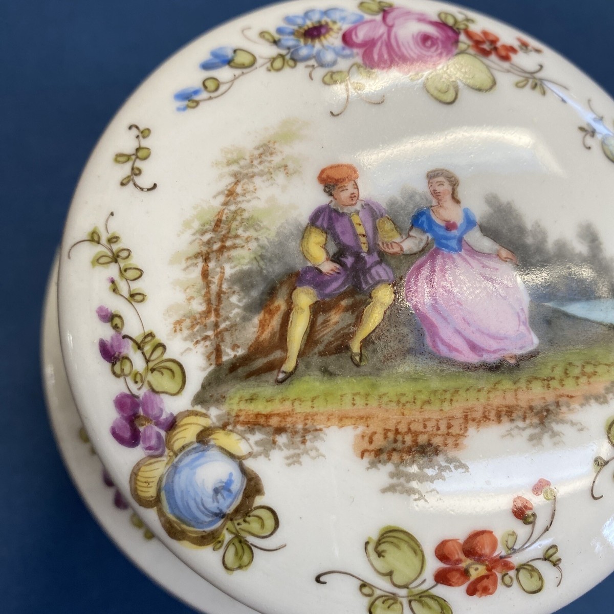 Antique Meissen Porcelain Hand Painted Hinged Trinket Box Crossed