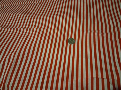 Rot und weiß Streifen Baumwollstoff 44" x 36"