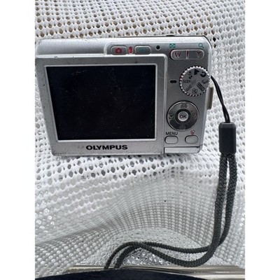 Olympus FE-180 6MP Digital Camera Parts Repair Powers On No Display Untested
