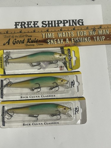 SET BESTEHEND AUS 3 Luck E-Strike Rick Clunn RCSTX Jerkbait Angelködern NATUR SMARAGD