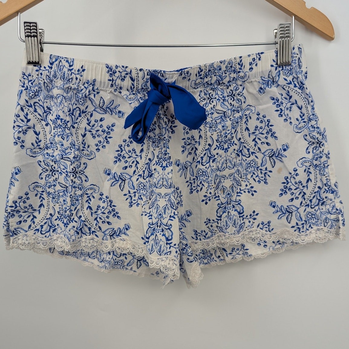 Victoria’s Secret Blue White Floral Lace Trim Pajama Shorts XS Bow Sleep Lounge