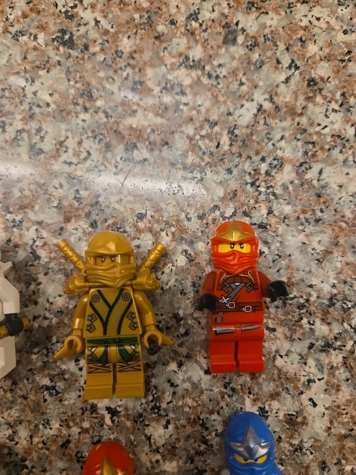 Lego Ninjago Minifiguras Lote 6, Armas Doradas Foto 3 de 4