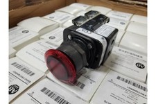 New-Allen Bradley 800HC-FRXTQH2RG1 30mm Push-Pull Device Red LED Mushroom Head