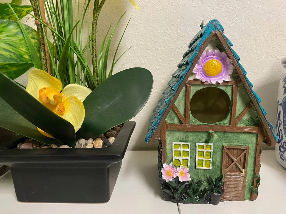 Casas para pájaros para exterior, casa para pájaros de resina con cadena colgante, casa decorativa Foto 4 de 4